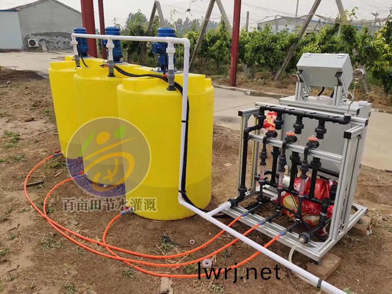 三通道(dao)施(shi)肥(fei)機